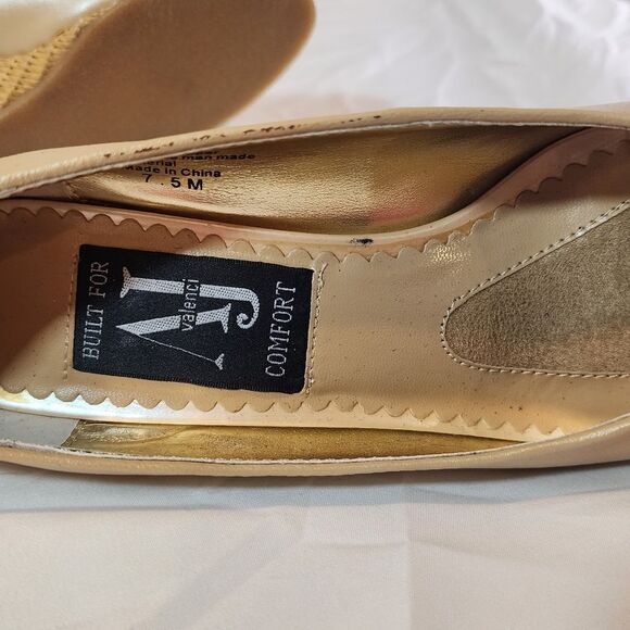 AJ Valenci Elegant Cream Leather Wedge Peep-Toe Shoes 7.5M - Picture 6 of 6